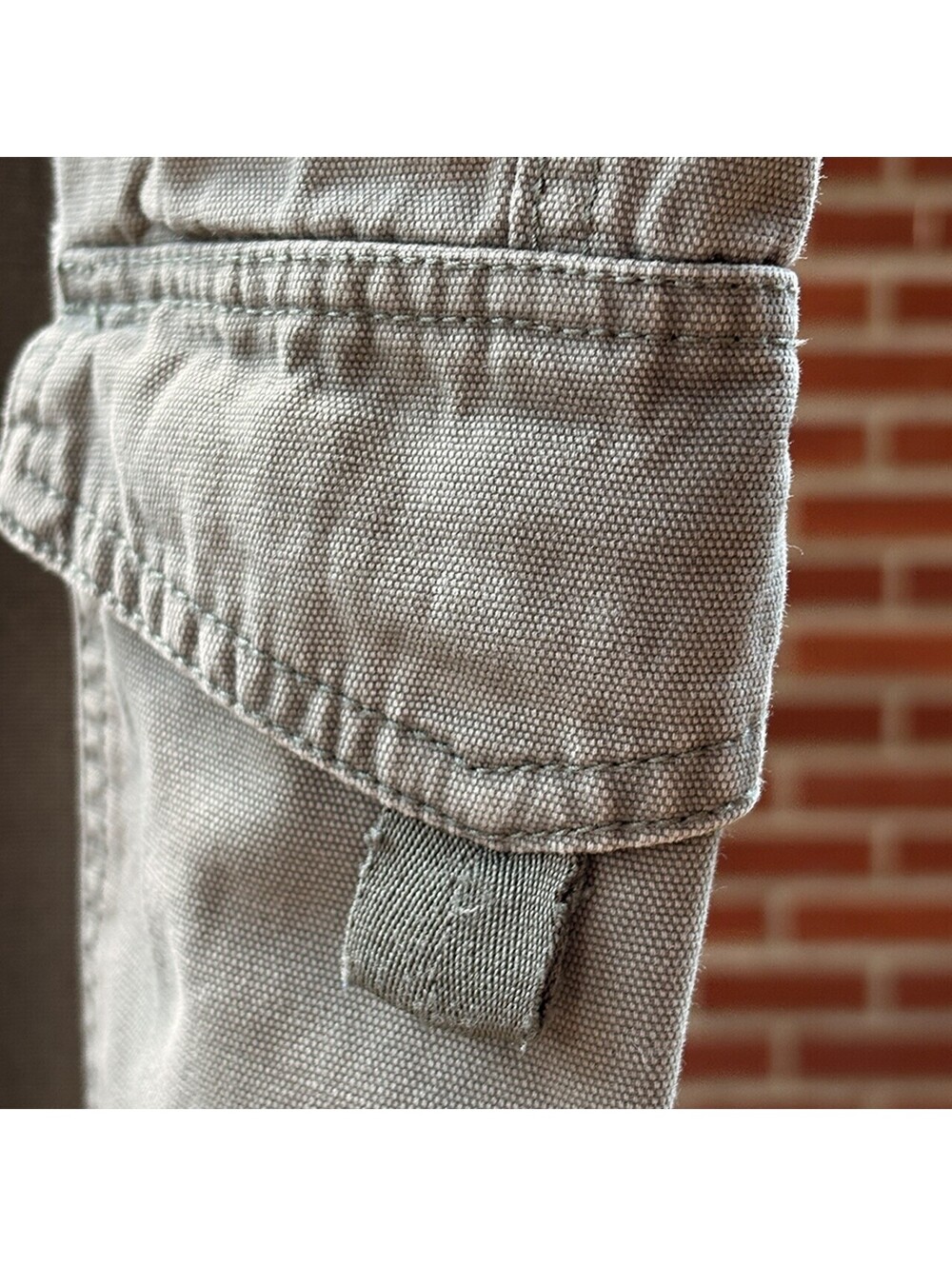 Forever 21 Medium Gray Cargo Pants with Elastic Waistband - Picture 4 of 4